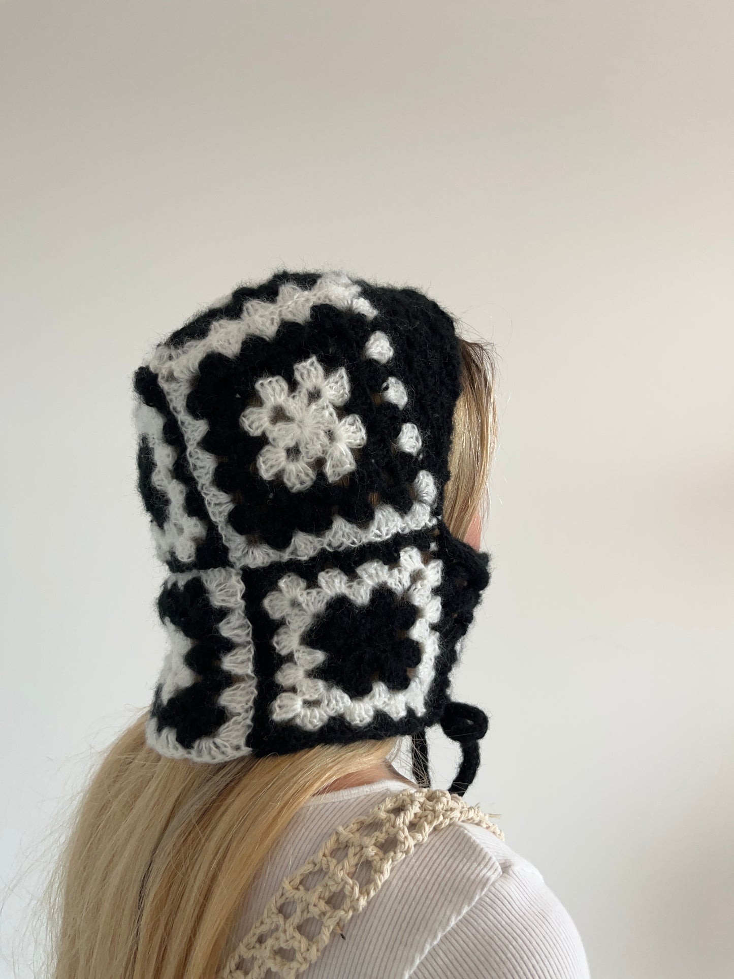Granny Squares Balaclava – Crochet Pattern (PDF)