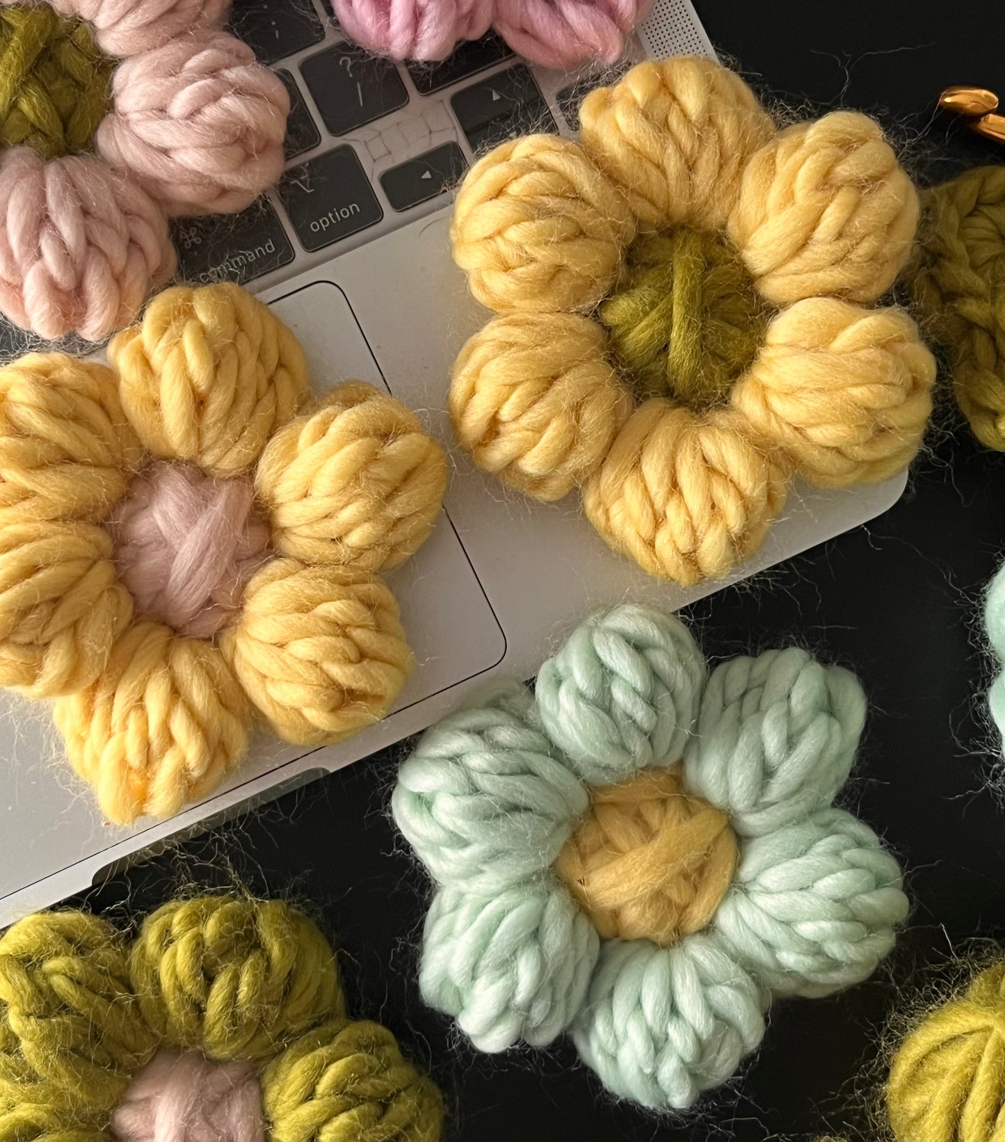 Wool Flowers – Crochet Pattern (PDF)