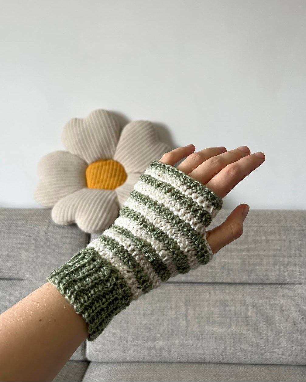 Milo Stripes Mitts - Crochet Pattern (PDF)