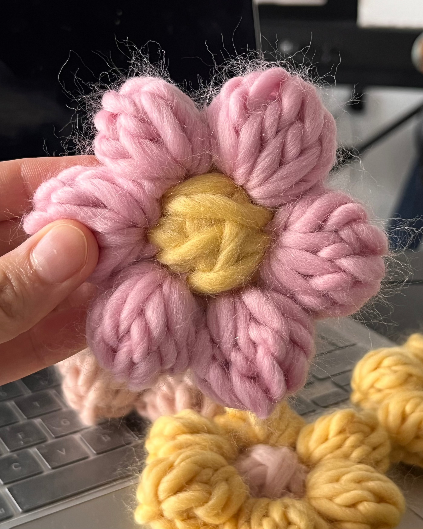 Wool Flowers – Crochet Pattern (PDF)
